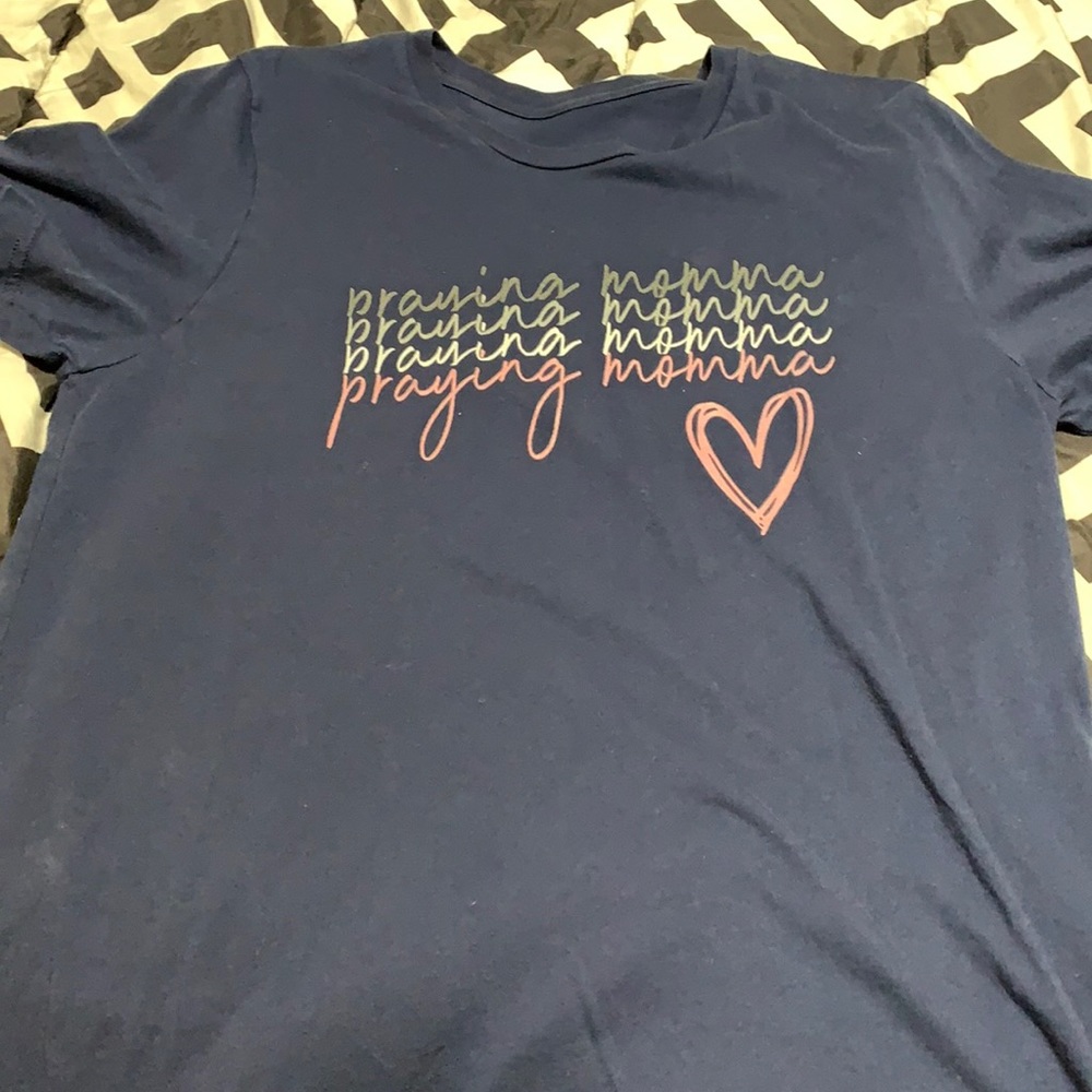 Praying mama tshirt